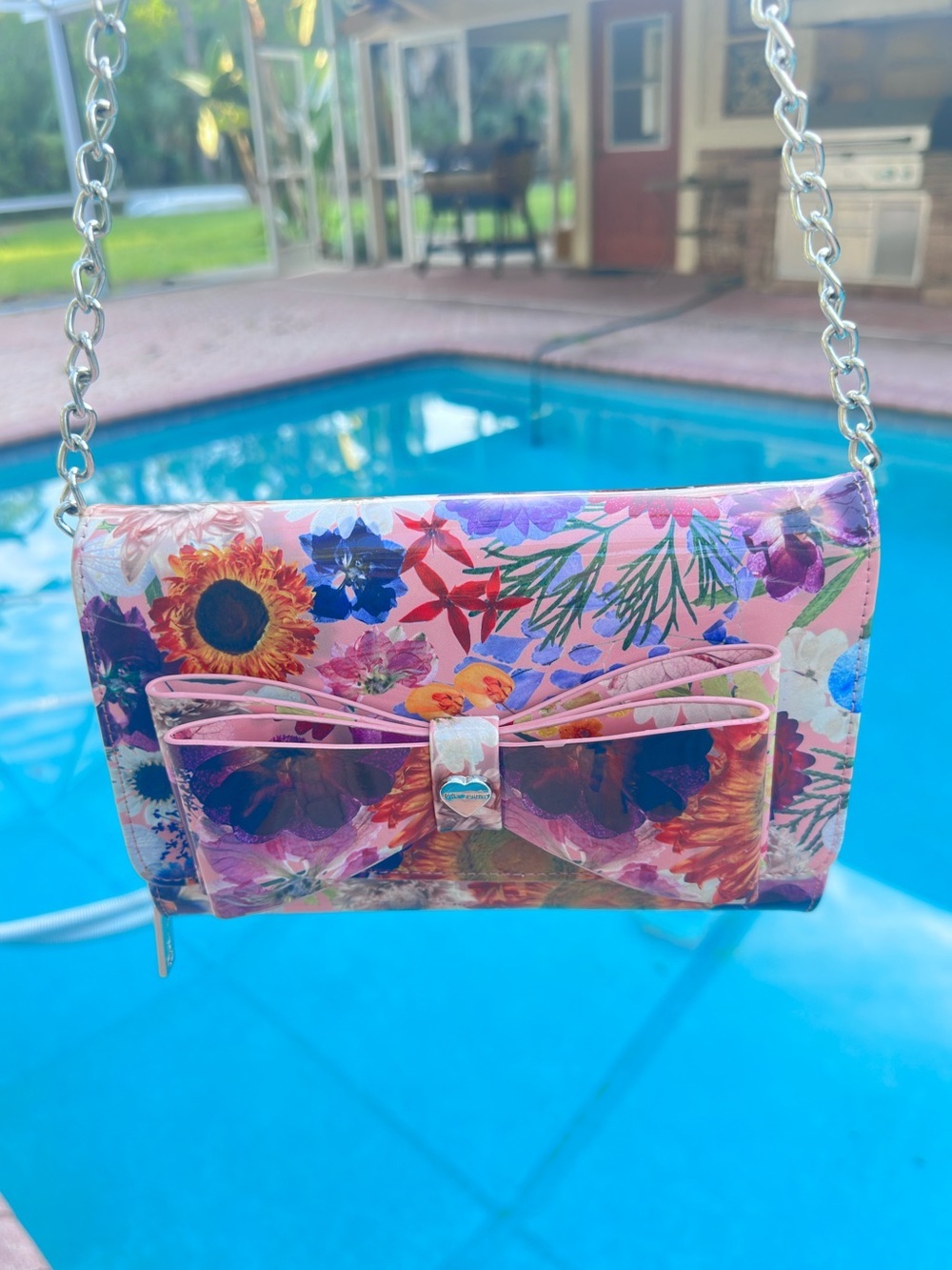 BETSEY JOHNSON Vibrant Floral Print Shoulder Bag w/Silver Crossbody Chain - Picture 15 of 17
